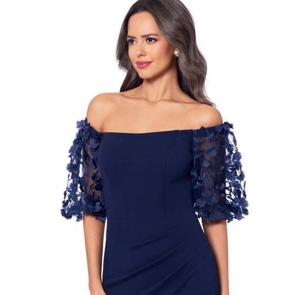 Beautiful Xscape floral sleeve gown. Never worn with tags, size 14W - Picture 2 of 7